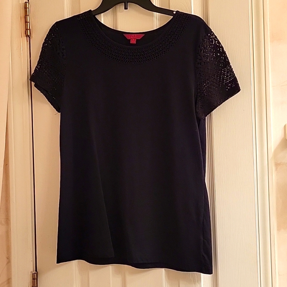 212 Collection Women's Black Crochet Lace Short Sleeve Top Size Medium
